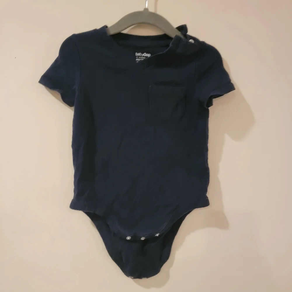 Baby GAP Onesie 12-18 months blue v neck snap short sleeve navy blue boy